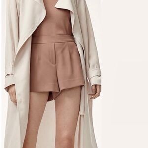 Aritzia Babaton Conan Shorts Tan Dress Shorts Mirror Crepe Sz 14 NWT